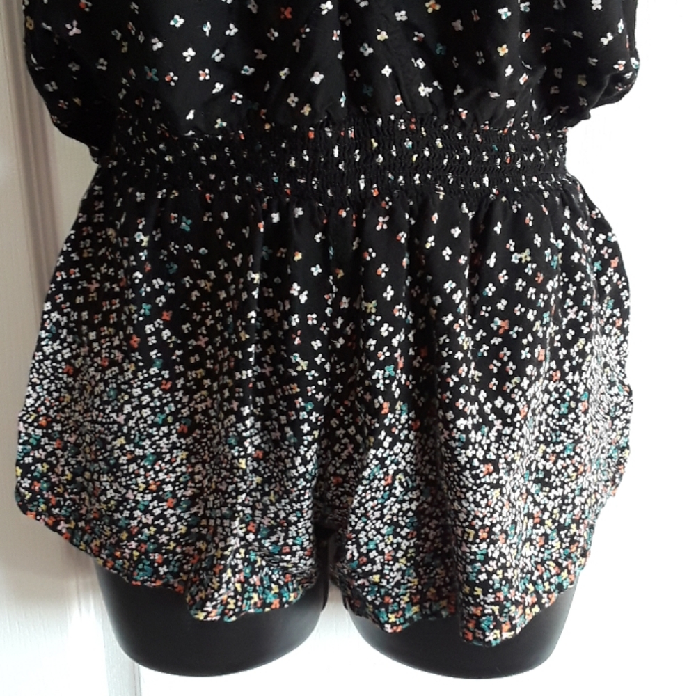 3/$40! Roxy rayon Romper - Picture 3 of 6